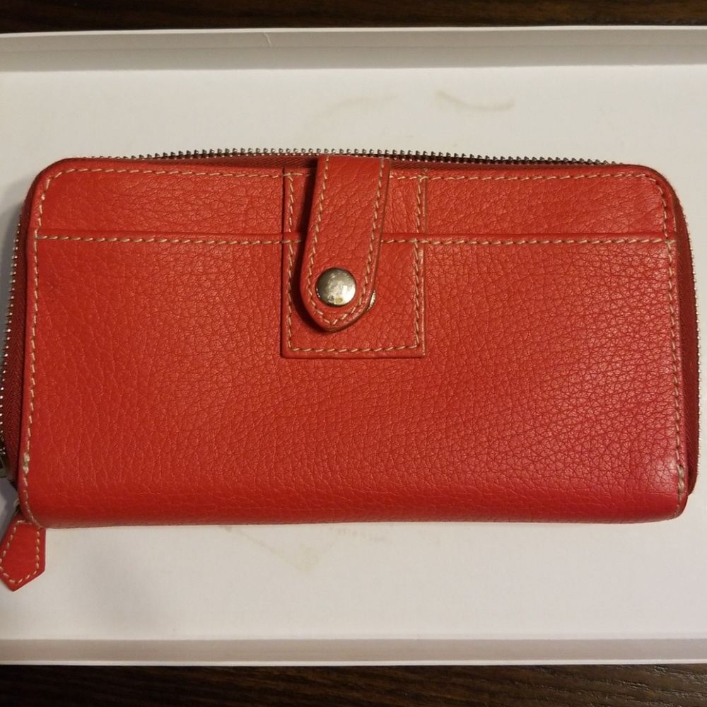 Dooney and Bourke wallet